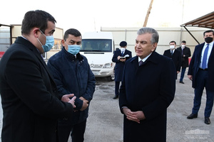 Khabibula Abdukadyr visits a Tashkent City construction site with Shavkhat Mirziyoyev