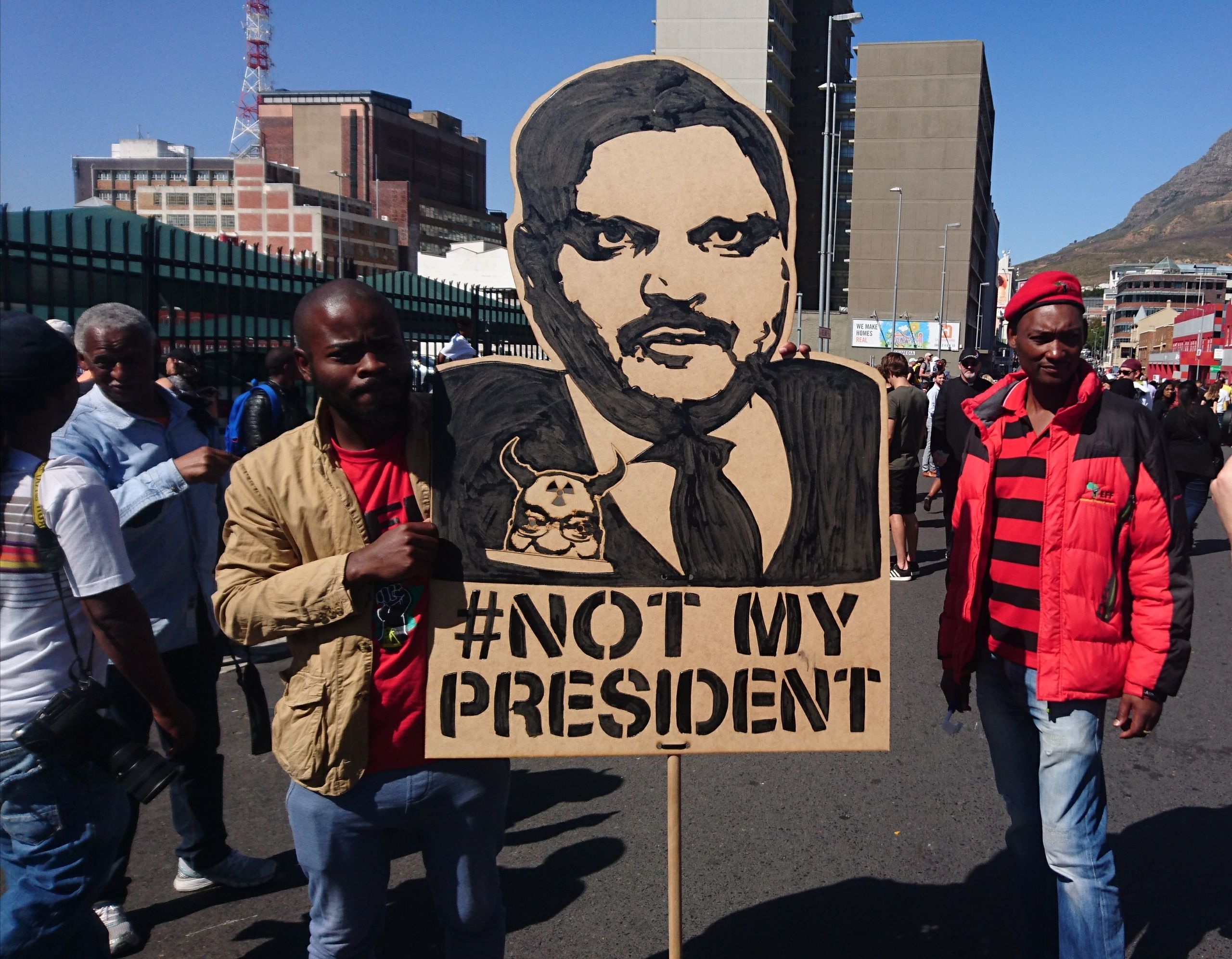 Anti-Gupta and Zuma Protesters in Cape Town (Photo: Discott CC BY-SA 4.0)