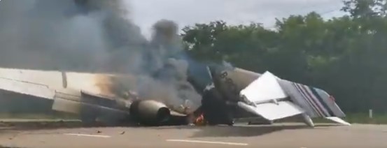 An aircraft crash landed in southeast Mexico having just been used to transport 400kg of coke into the country (Photo: Alberto Capella)