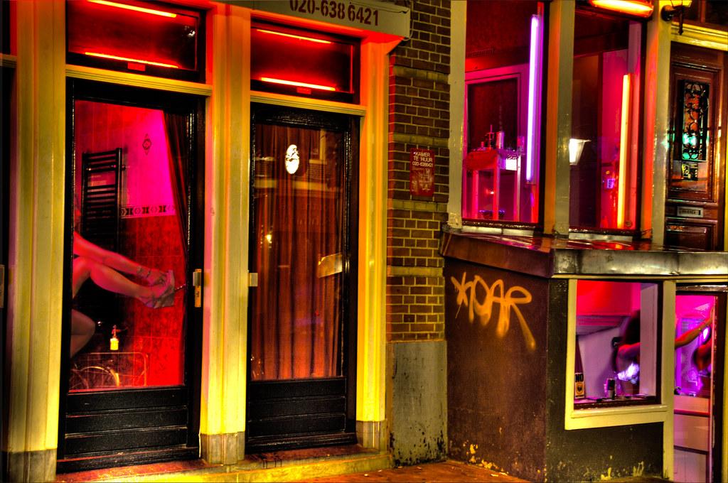 Window prostitution in Amsterdam’s red-light district, which is similar to the one in The Hague. (Credit: Trey Ratcliff/CC BY-NC-SA 2.0)