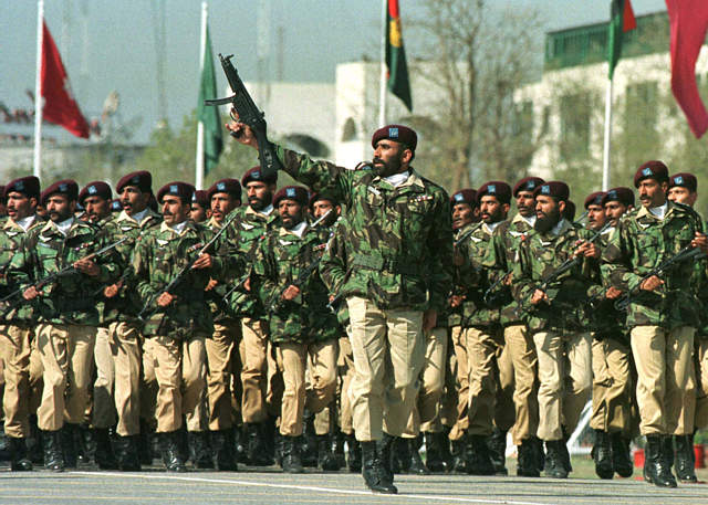 Soldiers of Pakistans Special Services Group (Source: Wikimedia Commons)