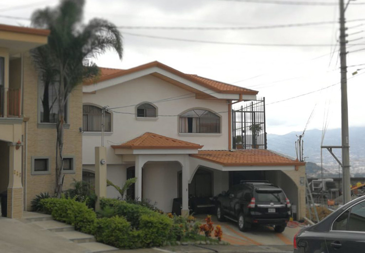 A house in Costa Rica belonging to Mihai Radulescu, a Romanian businessman who helped many of his fellow Romanians find refuge there. (Photo: Semanario Universidad)